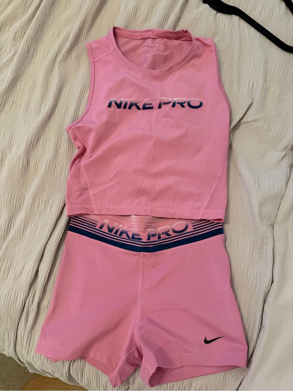 Nike Pro Pink 2-Piece Activewear Set | Tank & Shorts | Women’s